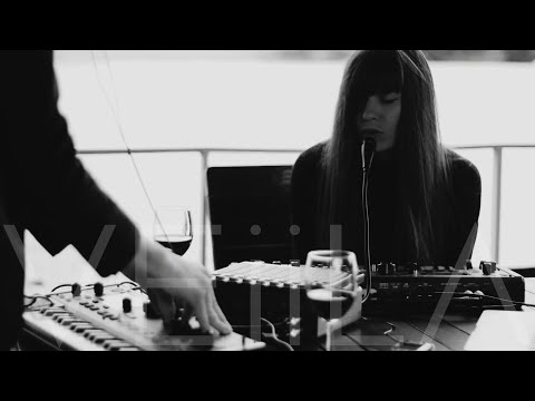 VEiiLA - Pass To Paradise (live at Sunpark surfing station)