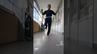 こんな歩きする人いたよね #streetdance #ナニコレ劇団