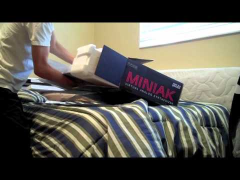 Akai Miniak Unboxing