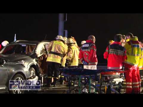 24.01.2014 - Plankstadt: Autofahrer übersieht Rotlicht und prallt in anderen Pkw