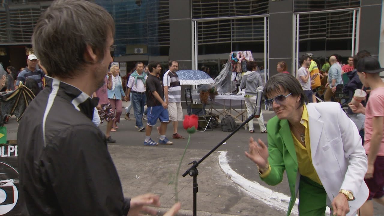 ARTISTAS DE RUA: conseguem viver das ruas? - Cidade Ocupada (com Fred Melo Paiva)