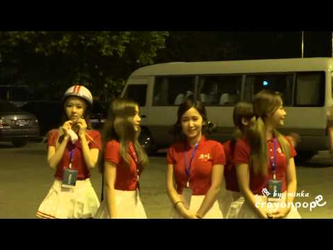 [Fancam by minka@百度Crayon Pop吧] 130809 Crayon Pop - 演出入场前