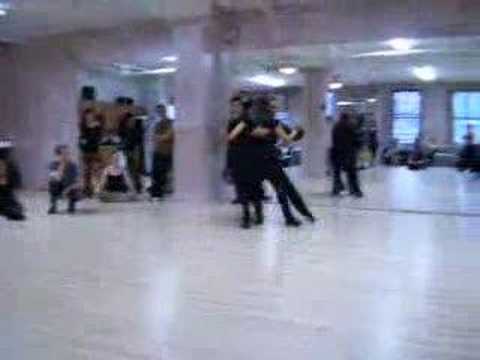  Osvaldo Zotto  and  Lorena Ermocida  are  dancing  to  the  tango  "  Jamas Retornaras  "