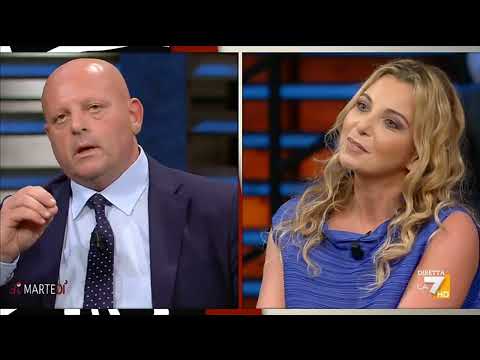 Immigrazione, lo scontro tra Totaro e Becchimanzi: "È un problema epocale", "È una ricchezza".