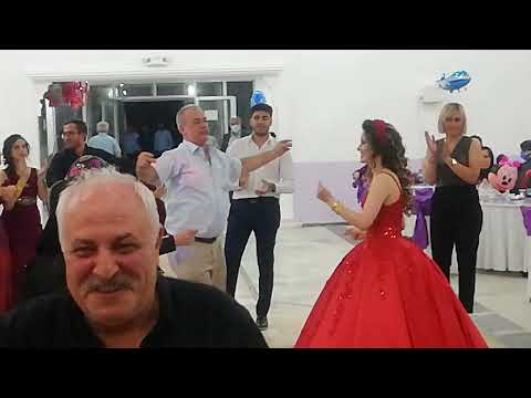 Müzisyen Özlem Ökten Afyonkarahisar Sandıklılı İLÇESİ Büşra Kervan & Kürşat Cengiz çiftinin düğünü