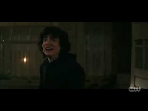 Superman & Lois 3x12 Jordan lashes out at Superman with his powers