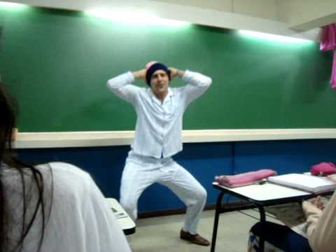 Olavo dançando "Você quer"  2º ano Energia - Rio do Sul