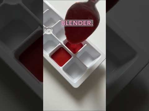 Easy DIY Strawberry Puree Recipe for Baby's First Foods #babyfood #babypurees #babyledweaning #blw