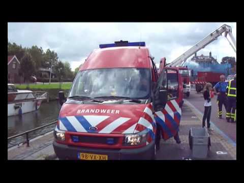compilatie van de voertuigen die showtjes geven op de  open dag van brandweer brielle