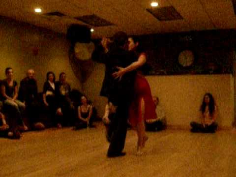 Vania Rey and Alexis Rosen improvise tango "Lo pasao paso"