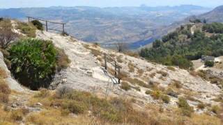 preview picture of video 'Cianciana Bosco Cavallo 2011 Natura  Speleologia Sicilia Nikon D3100 Foto: A. D'Ascoli'