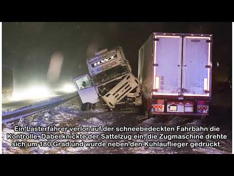 Vollsperrung auf A261: Laster knickt ein – Fahrer bleibt unverletzt