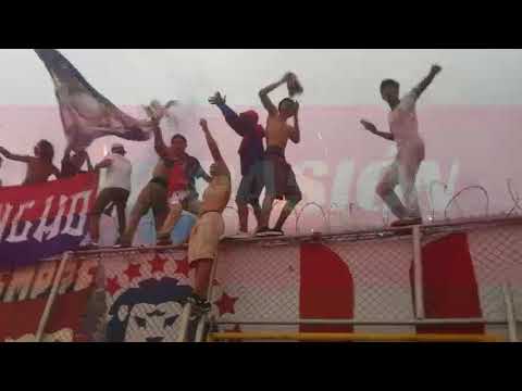 "Ultra Fiel y su fiesta en el Nacional" Barra: La Ultra Fiel • Club: Club Deportivo Olimpia