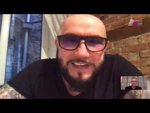 Grzegorz Skawinski z KOMBII. Szok. Lider Kombii zbierał złom na swoją gitarę. Ile kosztowała?