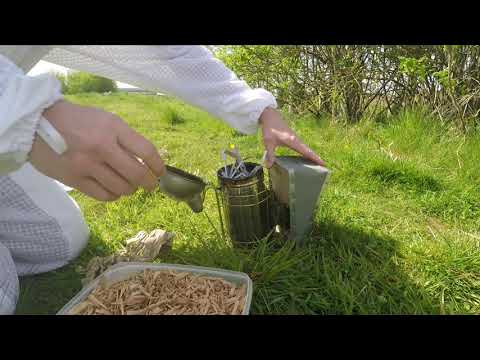 New UK Beekeeper Blog #16 - Lighting a Smoker