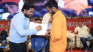 जब मैं खान सर से मिला उनके क्लासरूम में,और इतना बड़ा क्लासरूम जब मैंने पहली बार देखा 😱😱 MQDEFAULT Thumbnail
