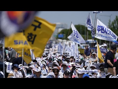 WATCH: Thousands of doctors strike in South Korea