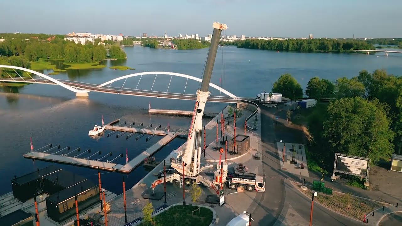 Referenssivideo E. Helaakoski Oy:lle Olosauna saunamoduulien nostosta Oulun asuntomessualueella