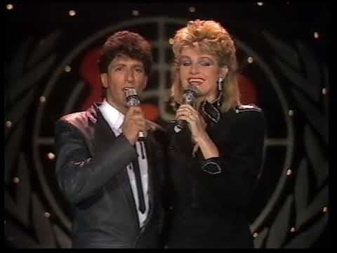Eurovision 1971 - Netherlands: Saskia en Serge & The Beatrix Pipe Band -  Tijd (live 1985)