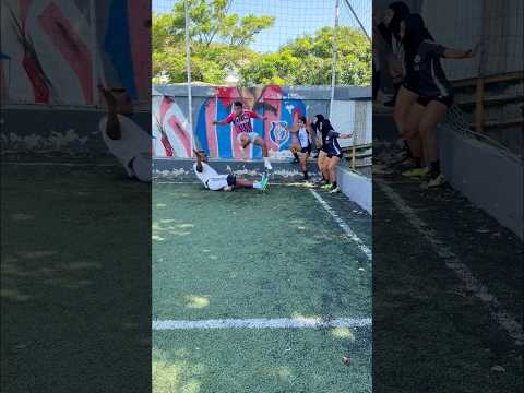 Pasa la pelota o pasa el jugador pero los dos ala ves no pueden pasar 😤😡 #viral #tendencia #parati