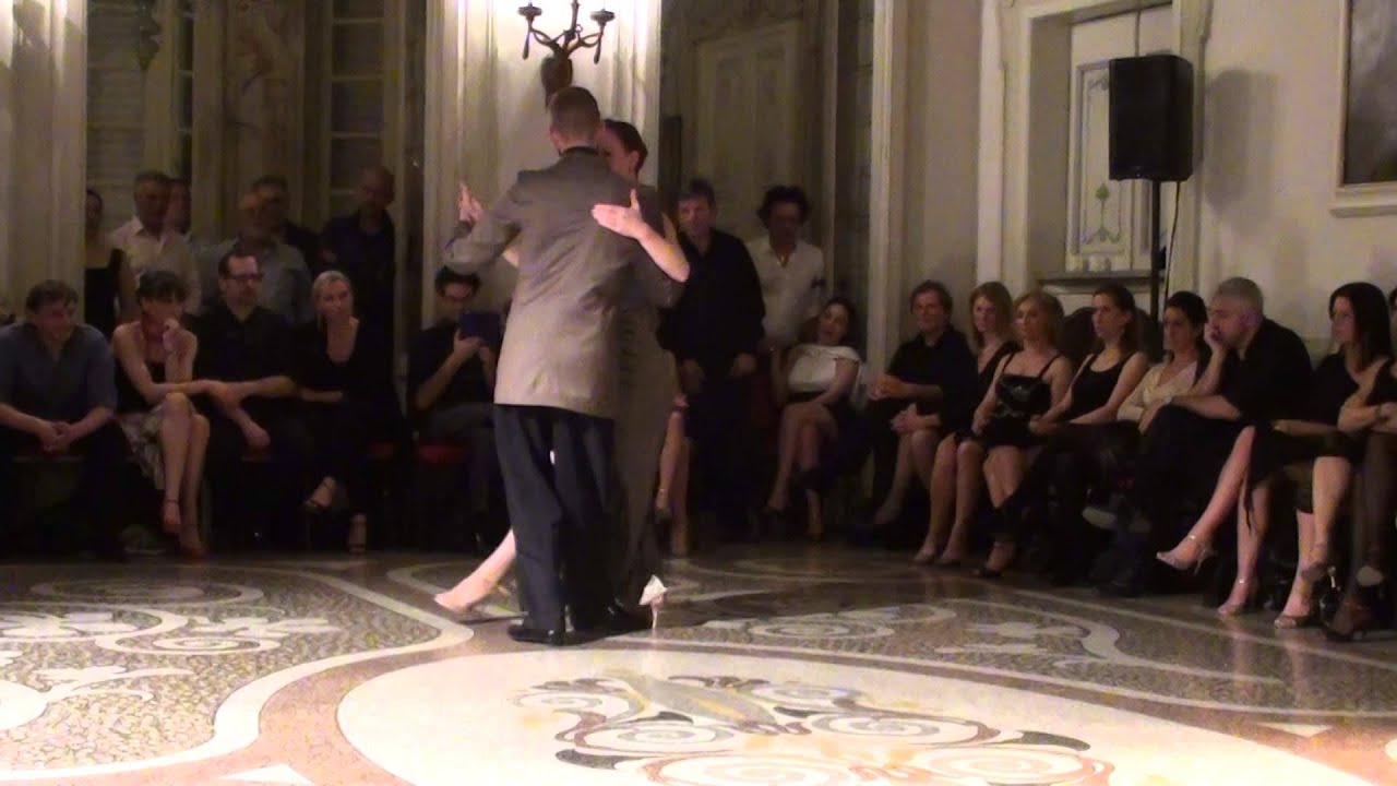 Liz Yannick VanHove @El Fueye Genova