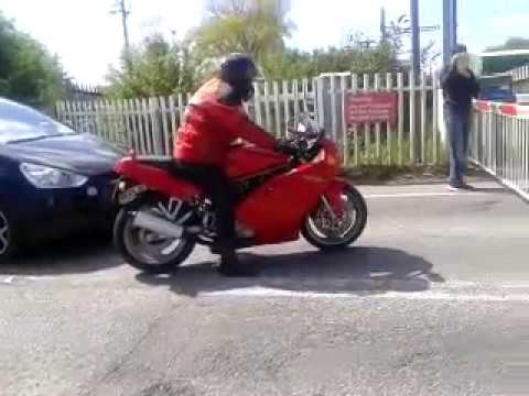 *TRIPLE STAY* Thatcham Station Level Crossing - 1/3 - 22/04/17