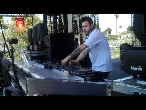 Hyphy Crunk at EDC 2010 part 1