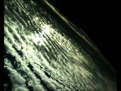 Ko hodiš nad oblaki - Dan D