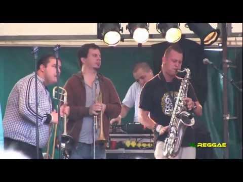 DEF P & THE BEATBUSTERS "Dit Moment" Landjuweel Festival, Ruigoord 2011