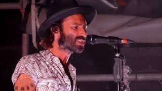 Gira Monstruos | Leiva - La lluvia en los zapatos