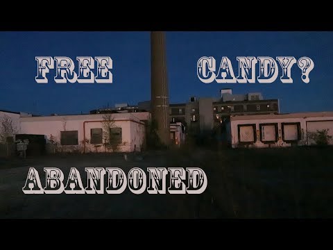 (FREE CANDY) OVERNIGHT CHALLENGE Abandoned haunted Clown Candy Factory
