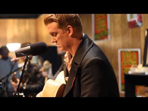 102.9 The Buzz Acoustic Session: Queens of the Stone Age - My God Is The Sun