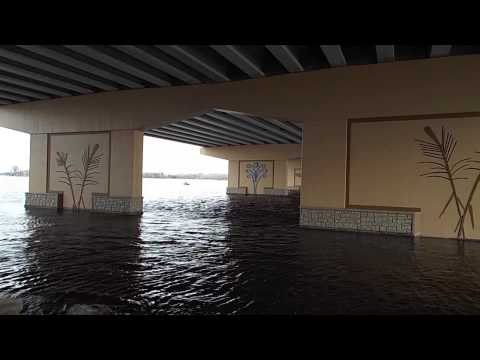 Under the Butte des morts bridge