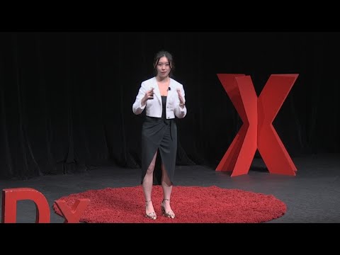 How teachers keep your attention | Nase (Jessica) Lim | TEDxUofT