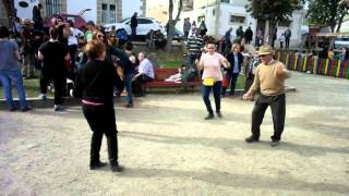 preview picture of video 'Bailando na feira do viño de amandi'