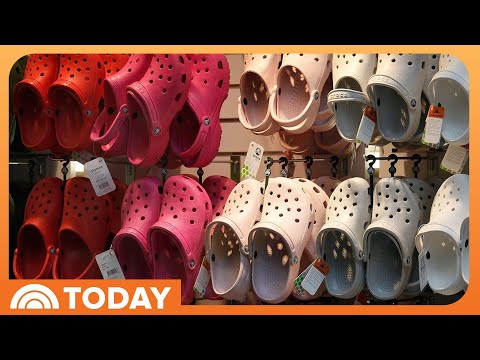 年輕人的最愛「Crocs」被越來越多學校禁穿 (Why more schools are trying to ban Crocs)