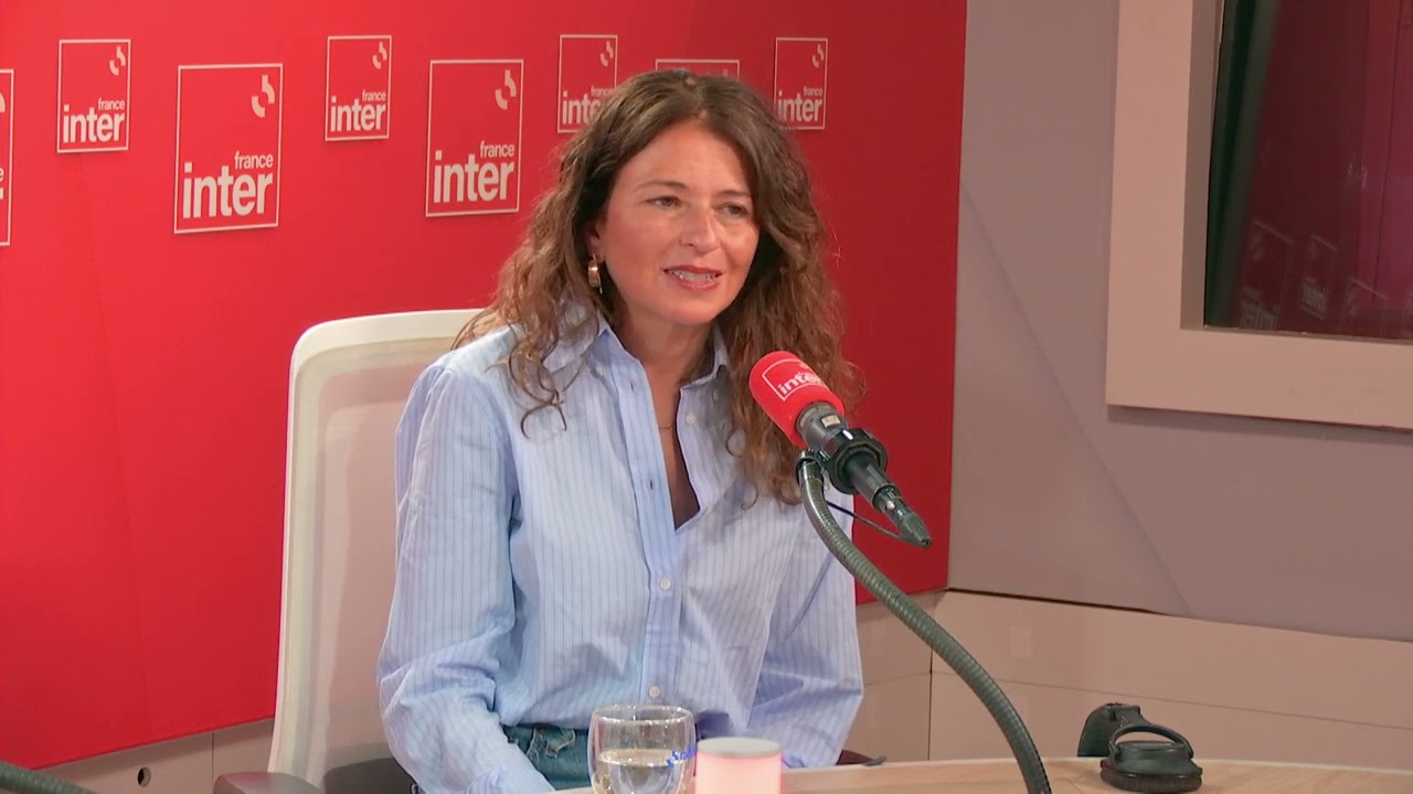 Karine Tuil : "J'ai une forme de tendresse pour ceux qui s'engagent en politique"