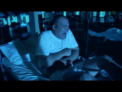 Nacido Para Matar (1987) Audio Latino - Paliza al recluta Pyle