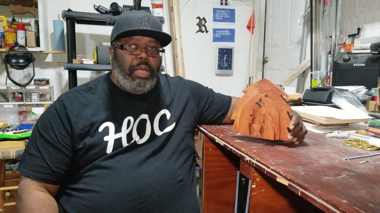 How to Scroll a Layered Christmas Nativity