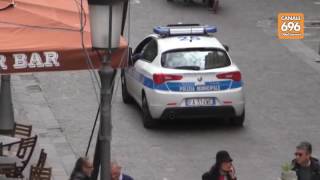 tensione-a-salerno-ambulanti-accerchiati-dagli-abusivi