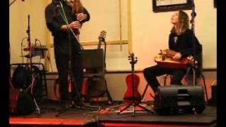 Hieronymus play: a traditional Galician melody on Hurdy Gurdy and Bagpipes