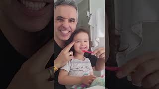 MOSTRE ESSE VÍDEO PARA SEU FILHO QUE NÃO QUER ESCOVAR OS DENTES! | PEDIATRIA DESCOMPLICADA #shorts