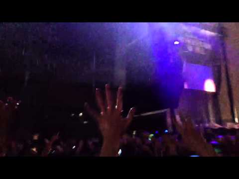 Otto Knows dropping Spectrum (Deniz Koyu remix) at Masquerade Motel