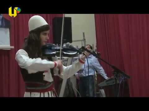 Fiona Kabashi - with violin