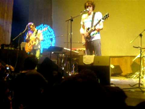 Tahiti 80 - Brazil (Live Chile)