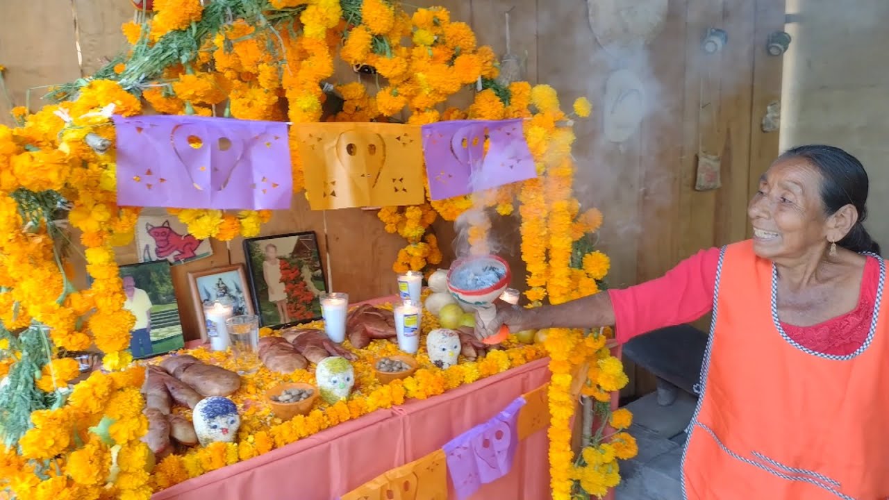 LES PRESENTO MI ALTAR DE DIA DE MUERTOS | UN DIA MUY ESPECIAL PARA MI | DOÑA LUPITA