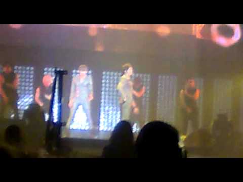 110611 SM TOWN live﻿ in Paris- TVXQ Before U Go + Keep Your Head Down, inizio