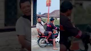 Download lagu Viral Orang mabuk jatuh dari motor berdua #hiburan #lucu #musikhiburan mp3 Download lagu Viral Orang mabuk jatuh dari motor berdua #hiburan #lucu #musikhiburan mp3