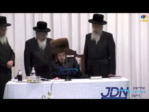 Sadigura Rebbe at Tish for his father's first yahrtzeit