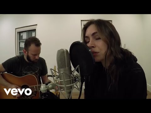 Sophie Simmons - Black Mirror (Stripped) [Official Video]